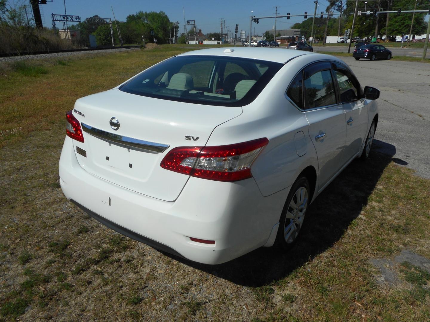 2015 White Nissan Sentra S 6MT (3N1AB7APXFY) with an 1.8L L4 SFI DOHC 16V engine, 6-Speed Automatic transmission, located at 2553 Airline Blvd, Portsmouth, VA, 23701, (757) 488-8331, 36.813889, -76.357597 - ***VEHICLE TERMS*** Down Payment: $999 Weekly Payment: $85 APR: 23.9% Repayment Terms: 42 Months *** CALL ELIZABETH SMITH - DIRECTOR OF MARKETING @ 757-488-8331 TO SCHEDULE YOUR APPOINTMENT TODAY AND GET PRE-APPROVED RIGHT OVER THE PHONE*** - Photo#5